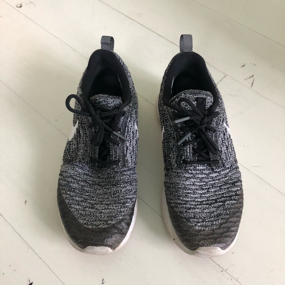 Women’s - Nike Roshe Ltd.